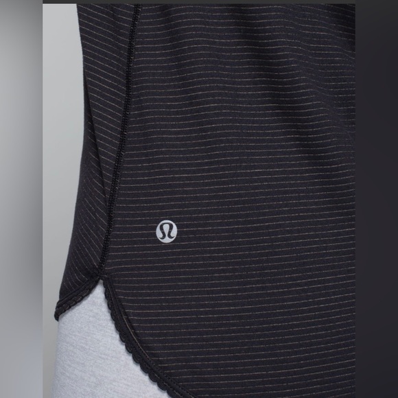 LULULEMON 105 F Singlet Tank Top Scalloped Trim Black Striped Lightweight Shirt - Picture 10 of 16